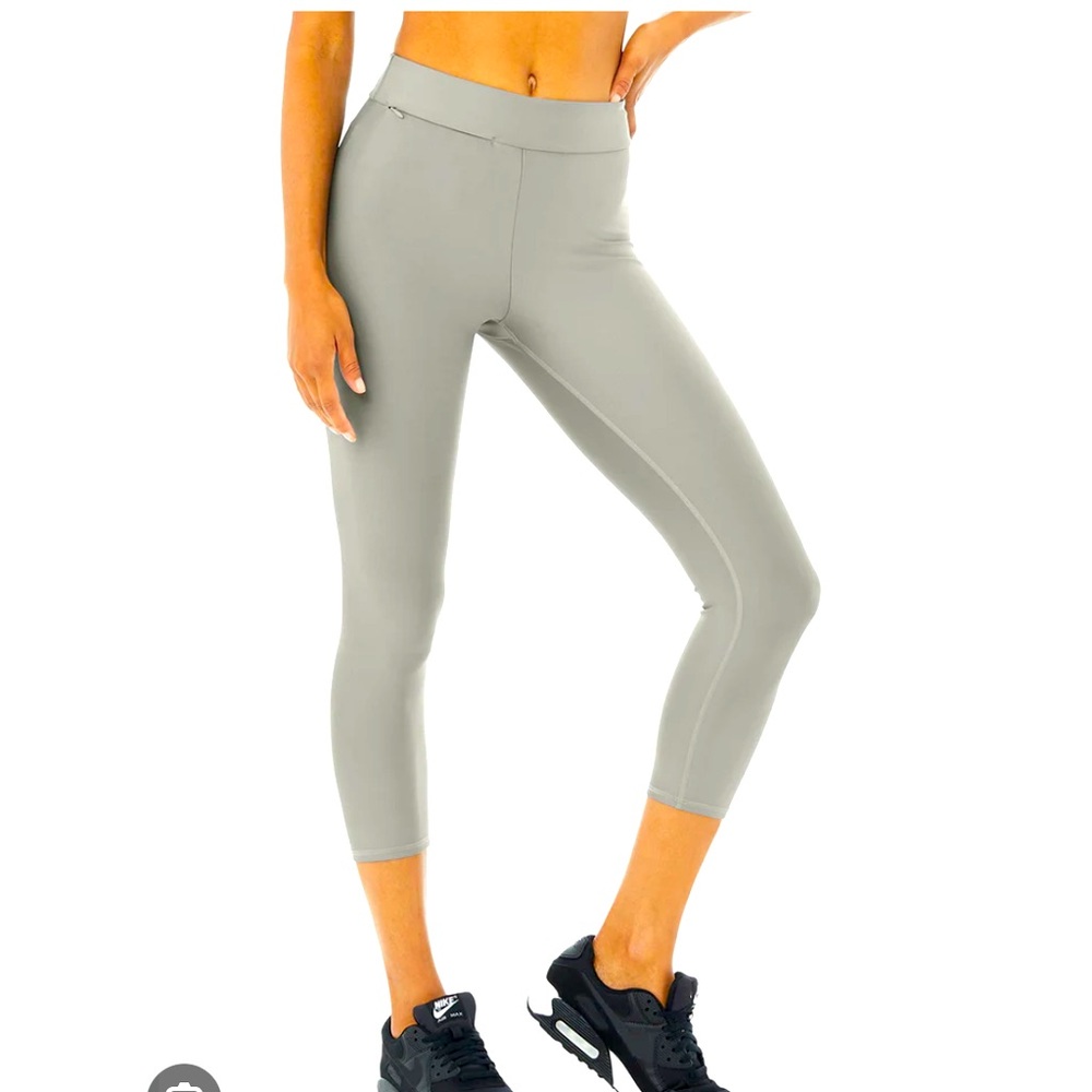 Alo yoga Capri gravel